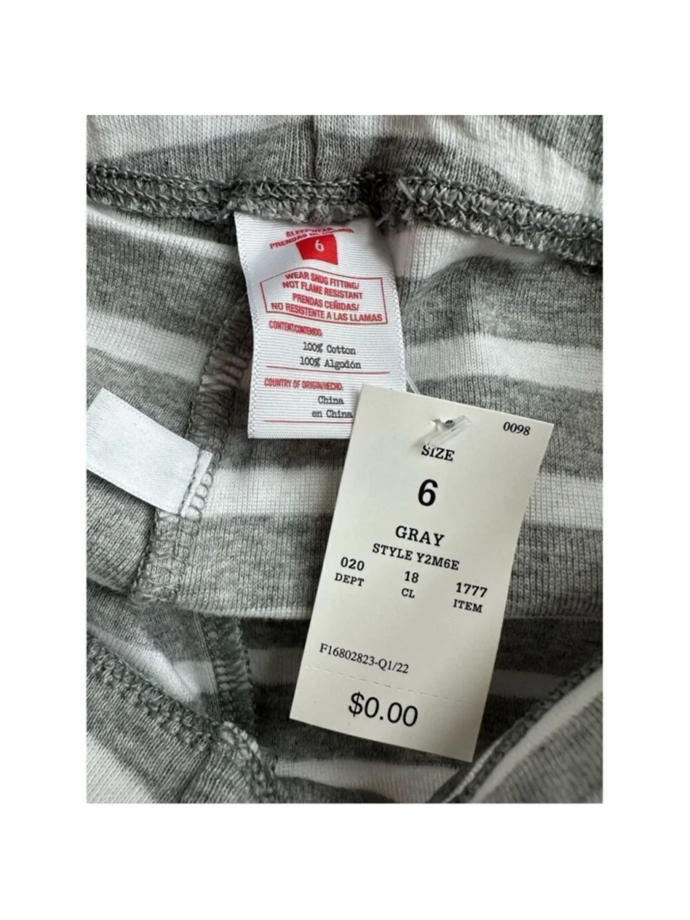 100% Cotton Holiday Pajama Sets (lot of 6 sets) in Gray/White Kids Size 6 Unisex